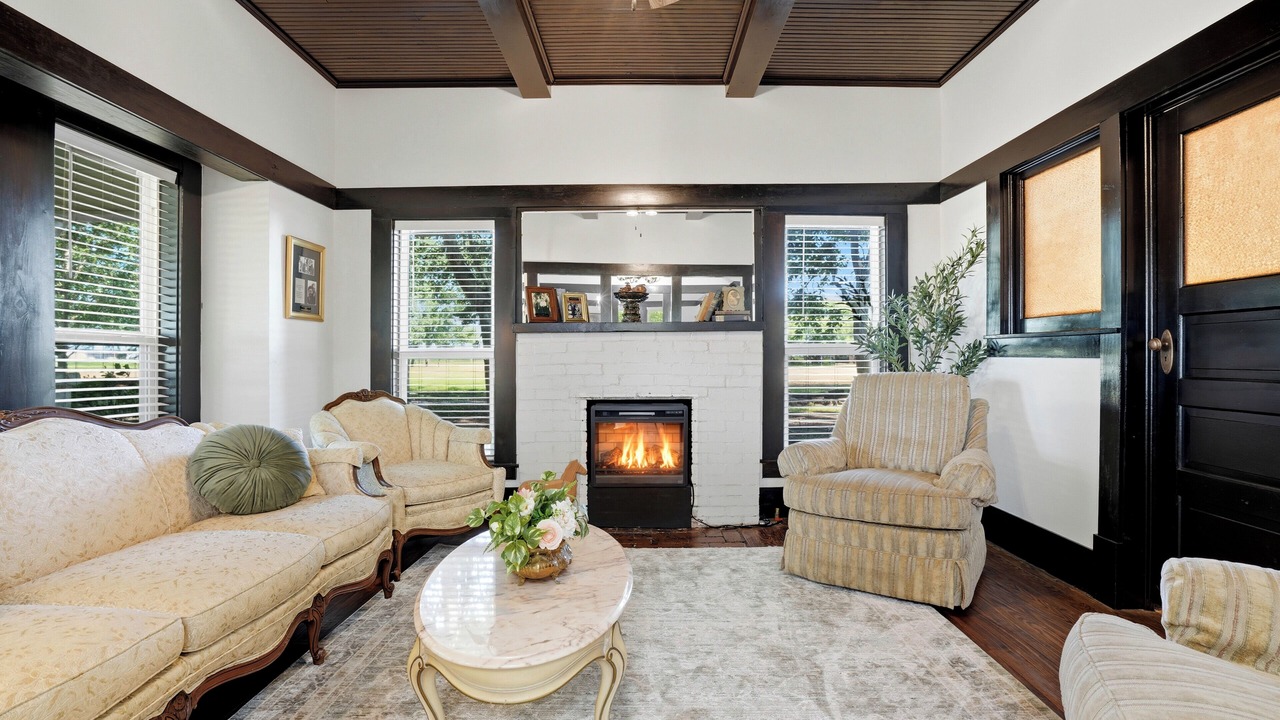 Photo of Livingroom in Webbers Falls