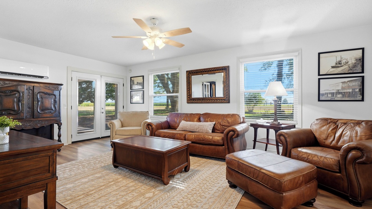 Photo of Livingroom in Webbers Falls