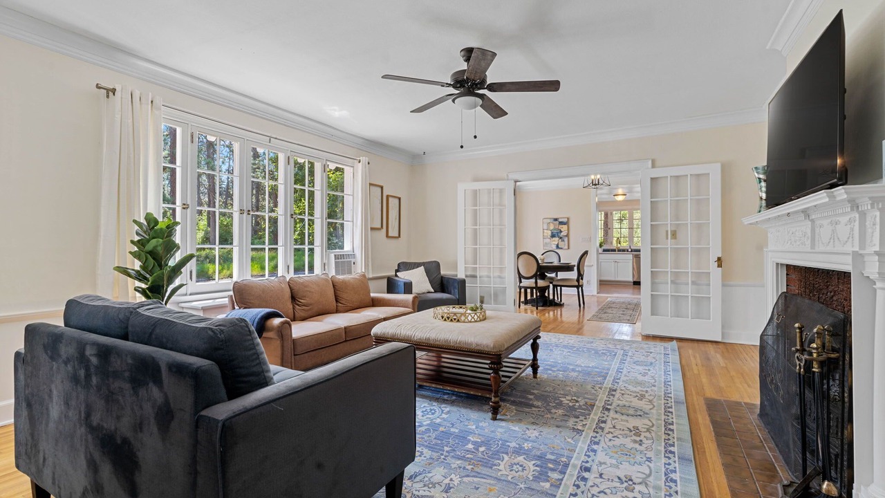 Photo of Livingroom in Manito