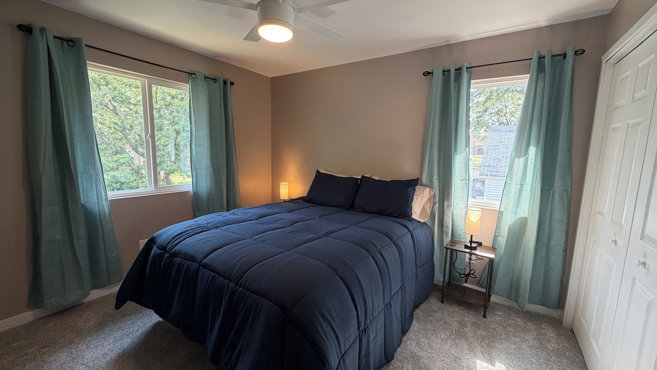 Photo of Bedroom in Lake View