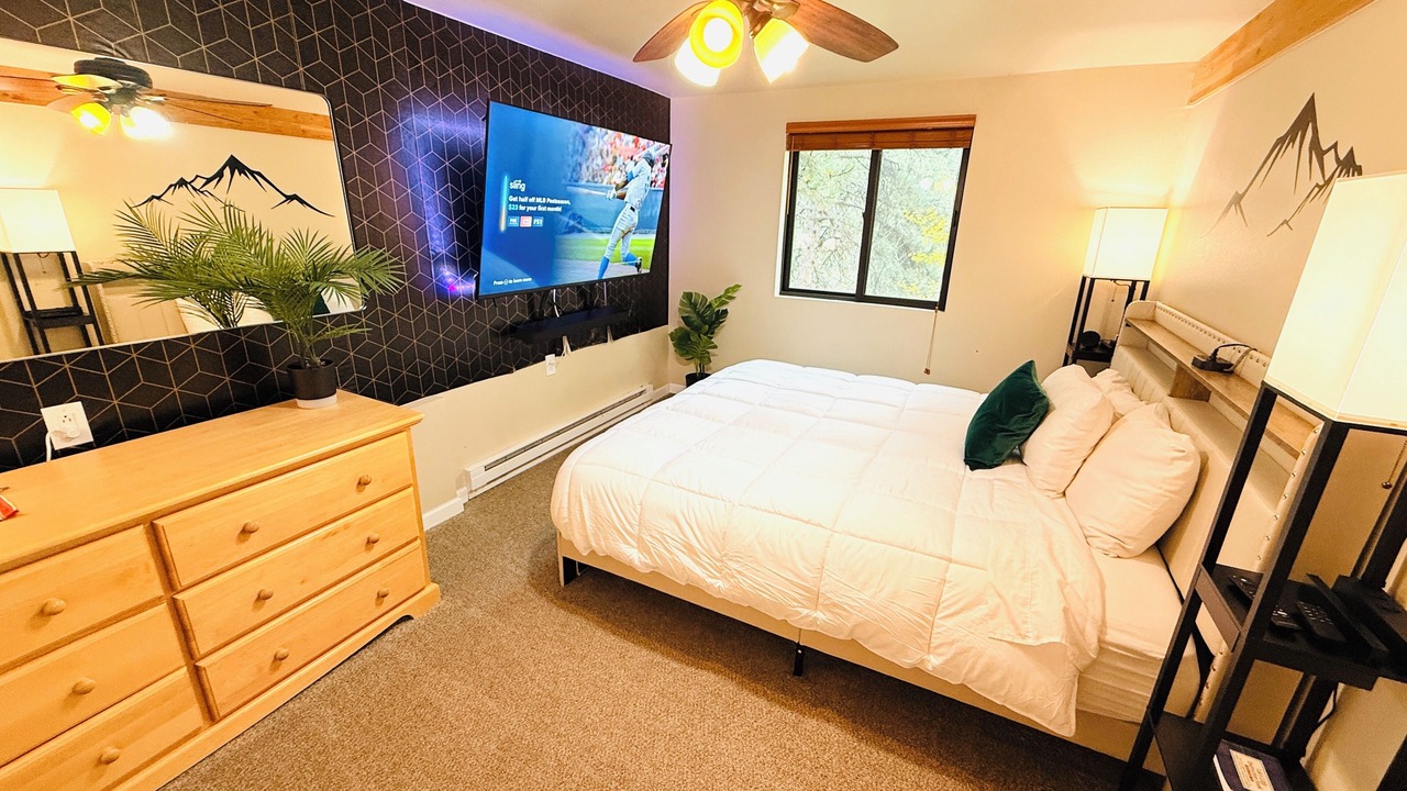 Photo of Bedroom in Evergreen West Central