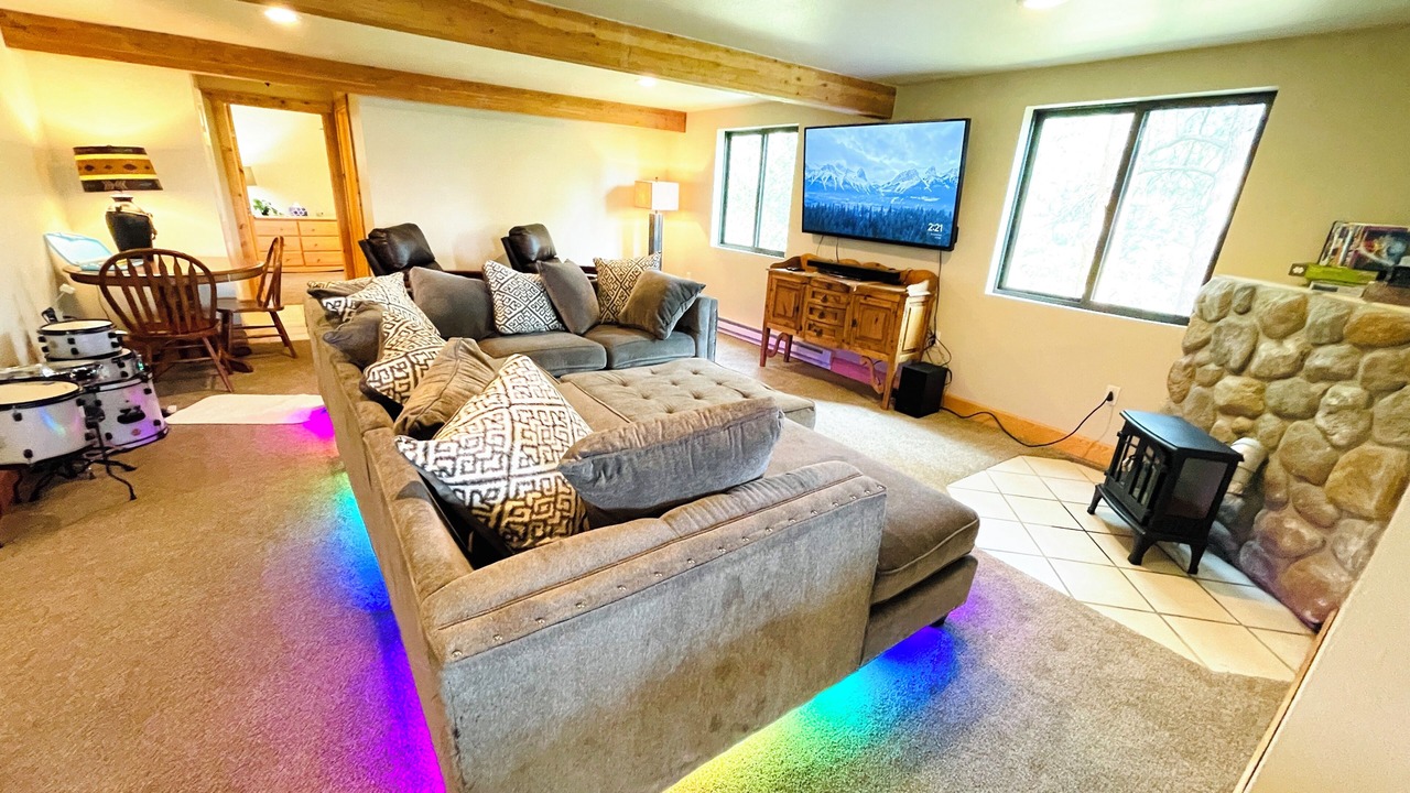 Photo of Livingroom in Evergreen West Central