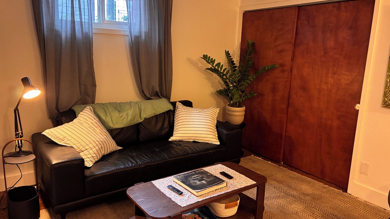 Photo of Livingroom in North Beacon Hill