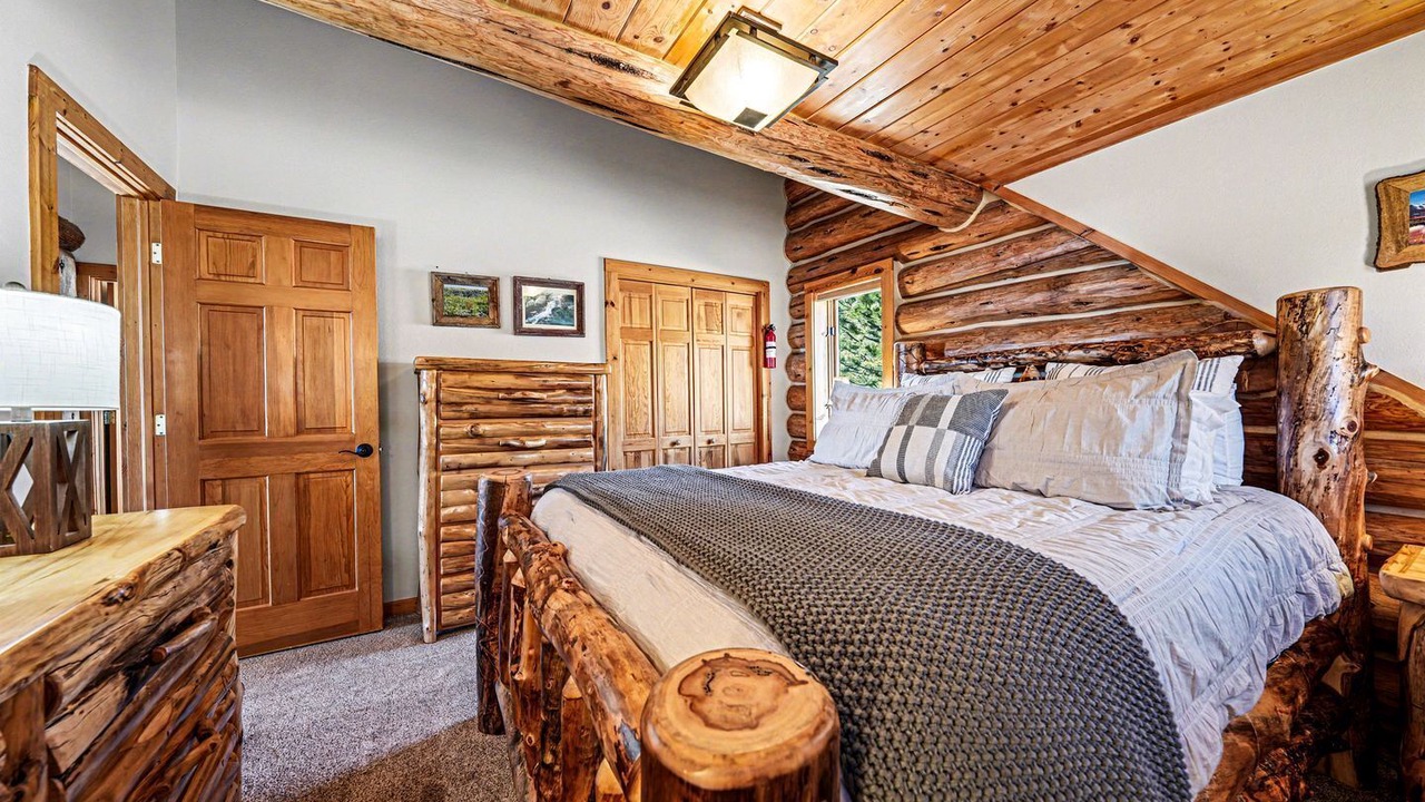 Photo of Bedroom in Lyons