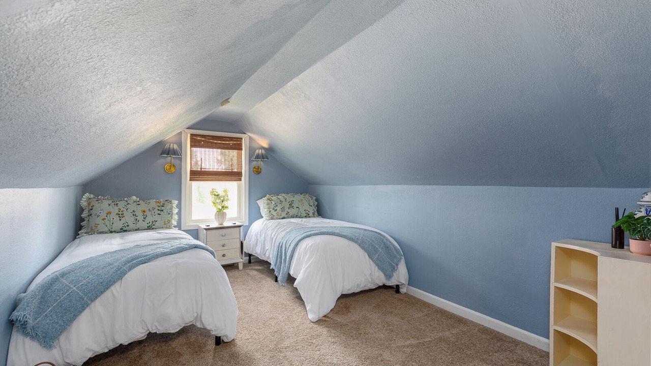 Photo of Bedroom in Roeland Park