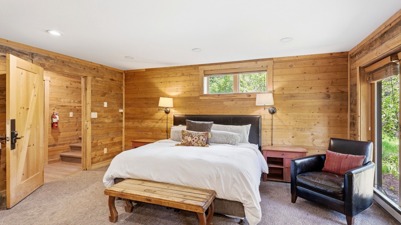 Photo of Bedroom in Sundance