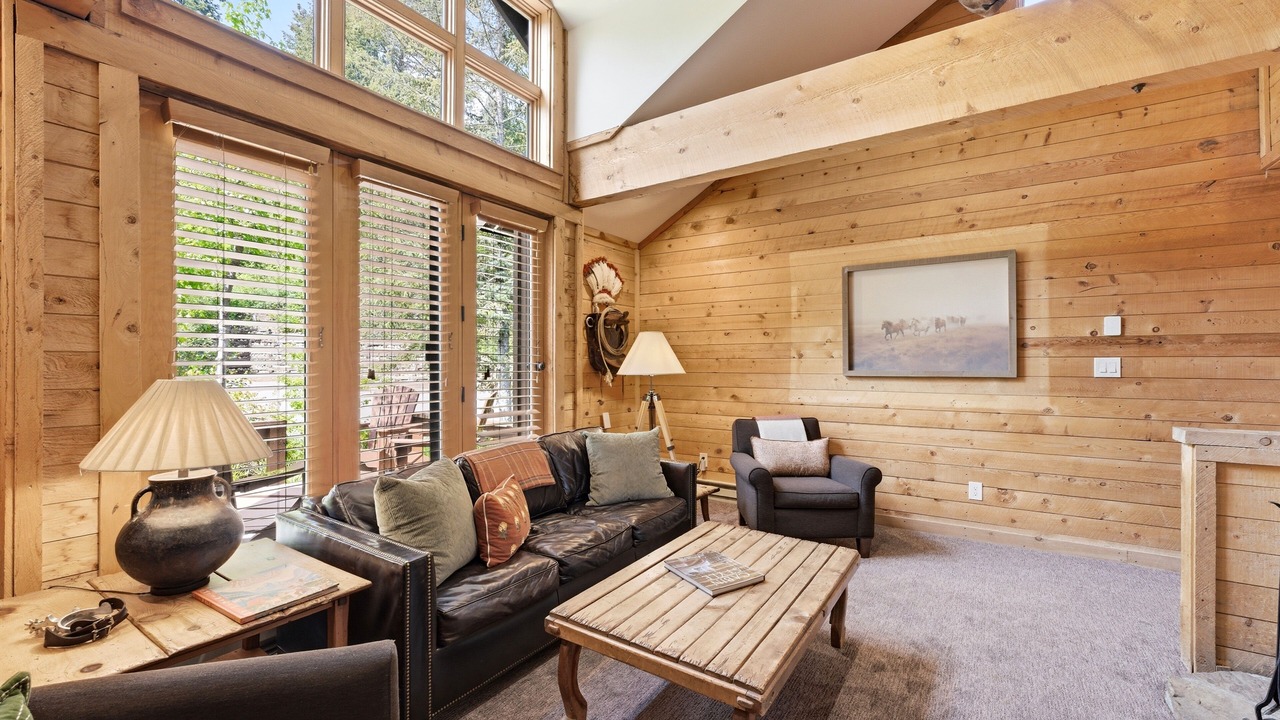 Photo of Livingroom in Sundance