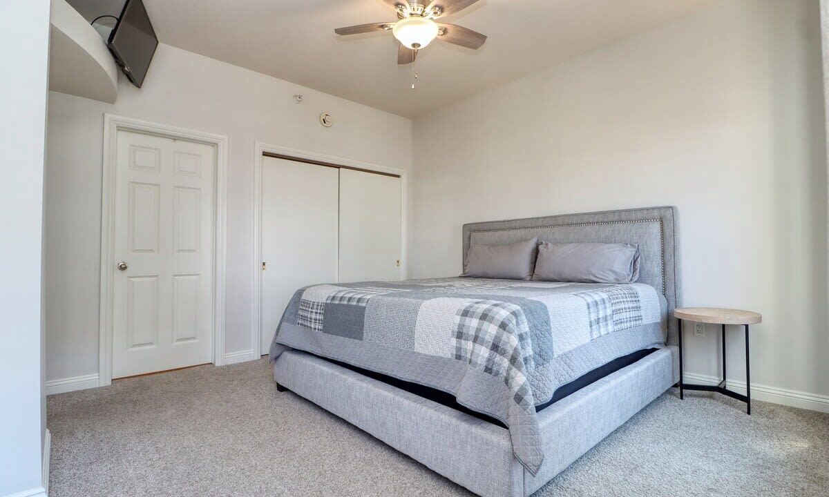 Photo of Bedroom in Downtown Lincoln