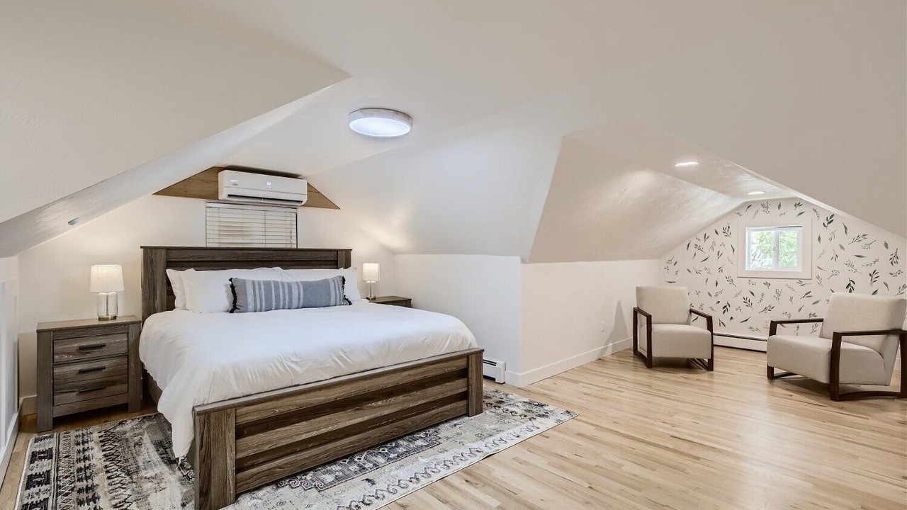 Photo of Bedroom in Applewood West