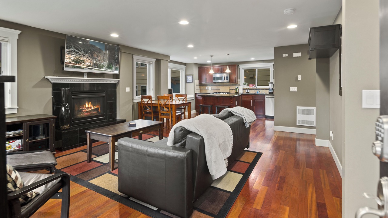 Photo of Livingroom in North Delridge