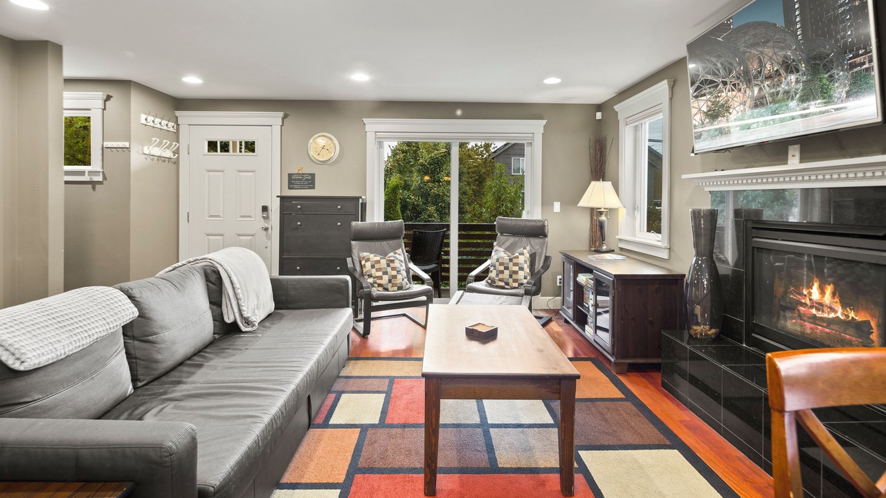 Photo of Livingroom in North Delridge