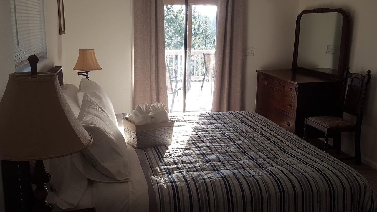 Photo of Bedroom in Elk