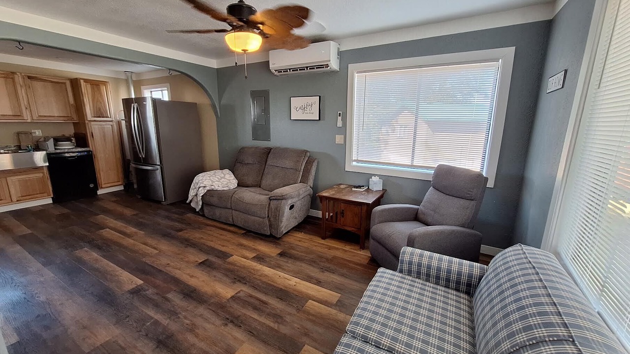Photo of Livingroom in Pendleton