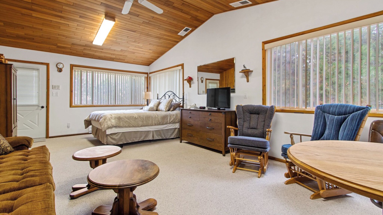 Photo of Livingroom in Gem County