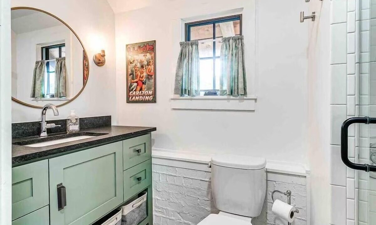 Photo of Bathroom in Eufaula