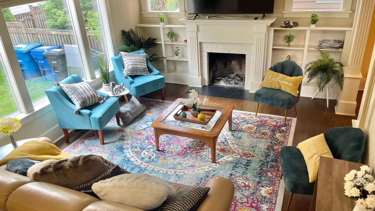 Photo of Livingroom in North Queen Anne