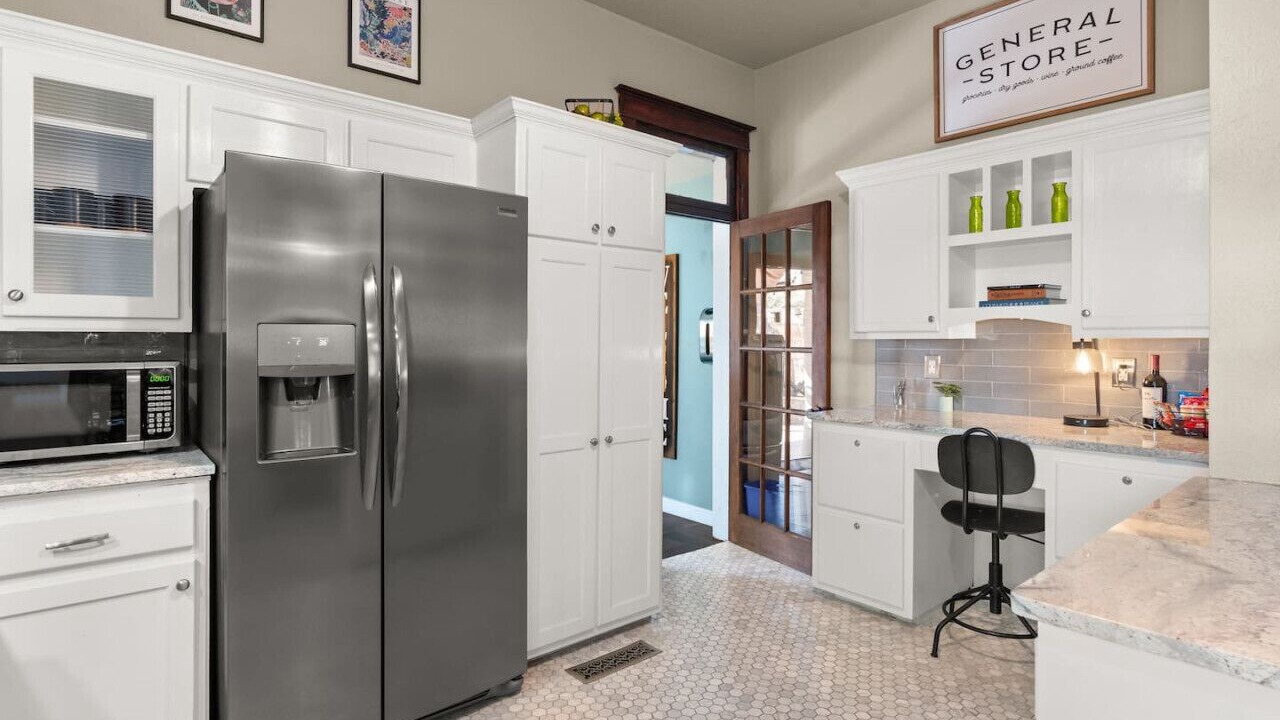 Photo of Kitchen in Huning Highland Historic District