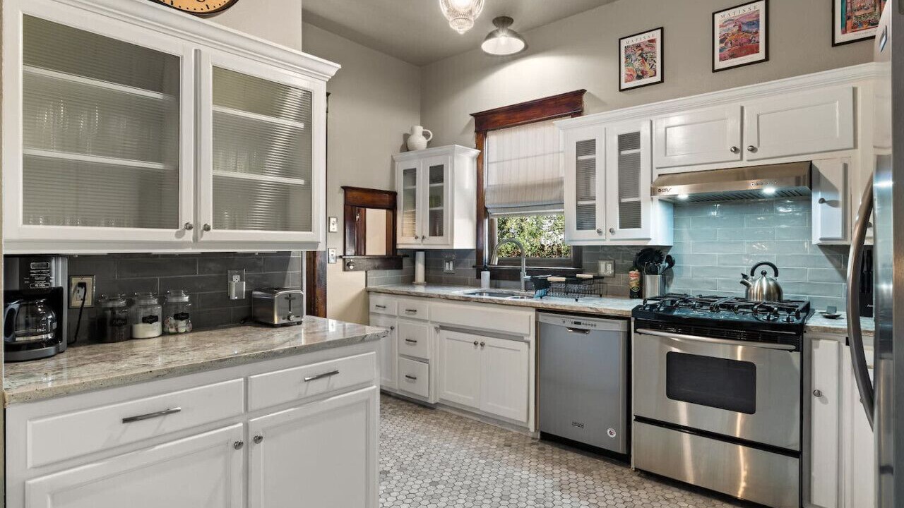 Photo of Kitchen in Huning Highland Historic District