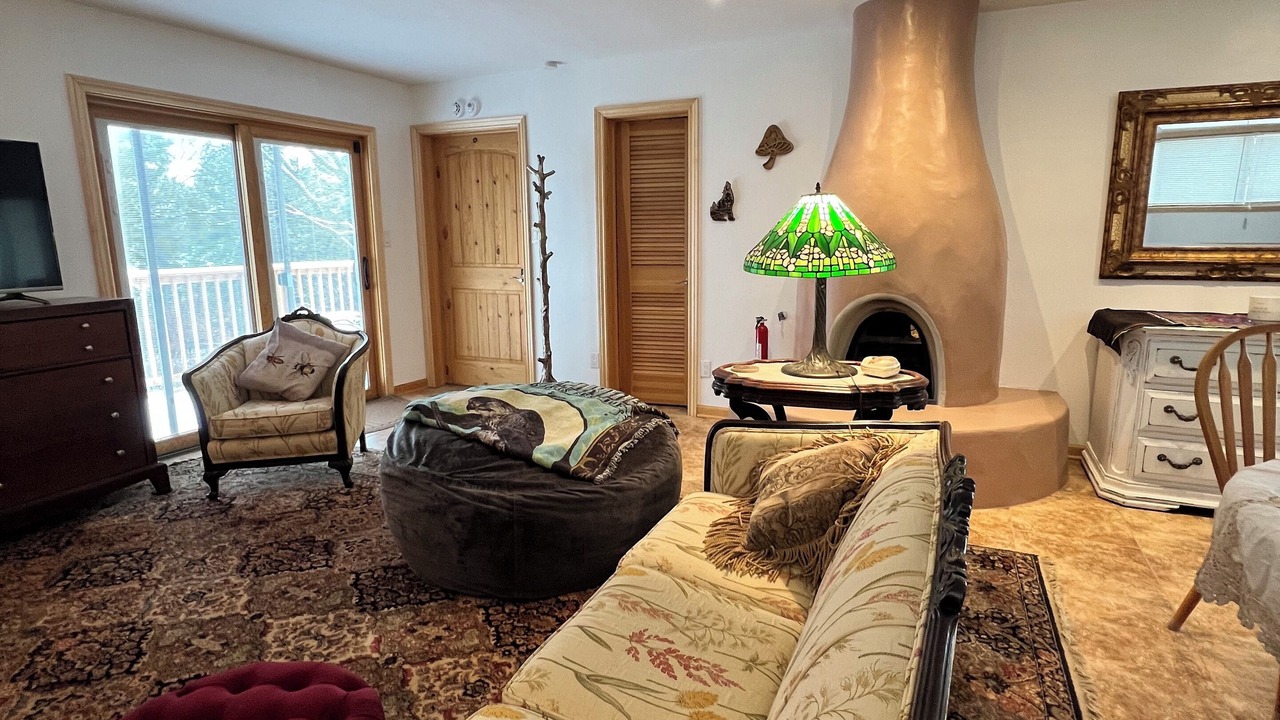 Photo of Livingroom in Cedar Crest
