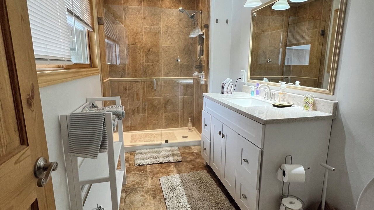 Photo of Bathroom in Cedar Crest