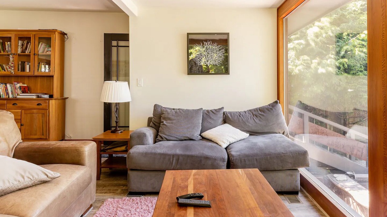 Photo of Livingroom in Seattle Metro Area