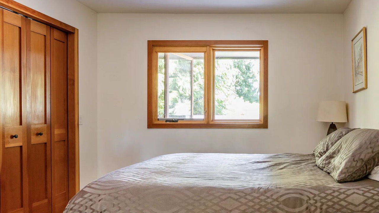 Photo of Bedroom in Seattle Metro Area