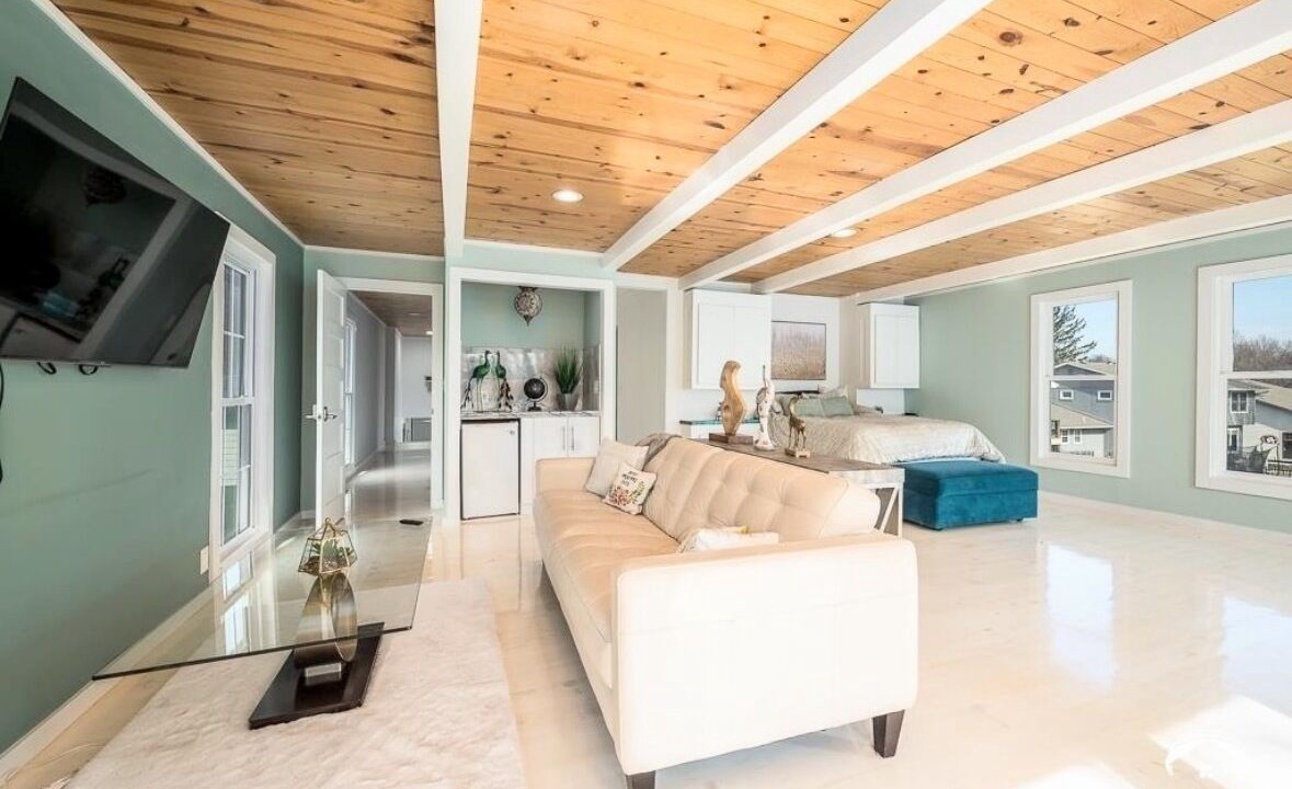 Photo of Livingroom in Deerfield