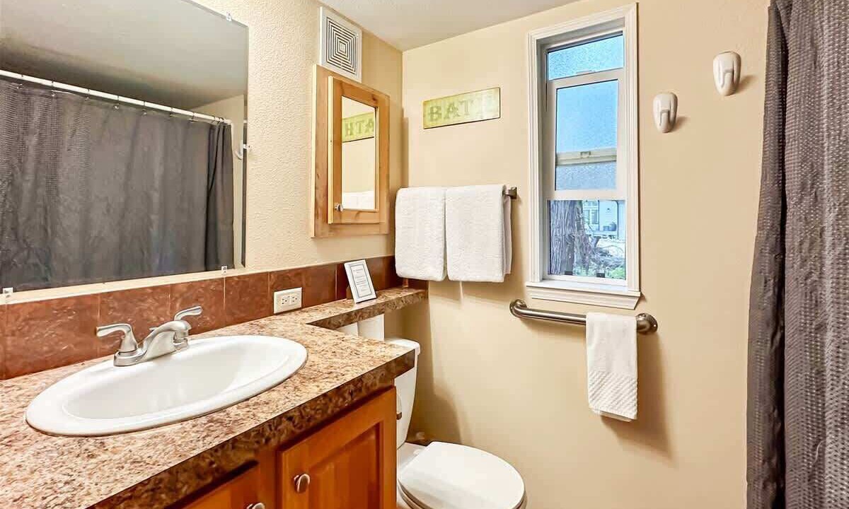 Photo of Bathroom in Adelma Beach
