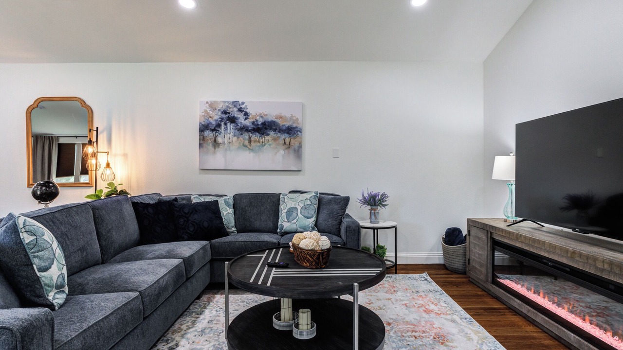 Photo of Livingroom in Tech Terrace