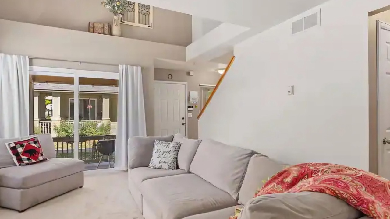 Photo of Livingroom in Rigden Farm