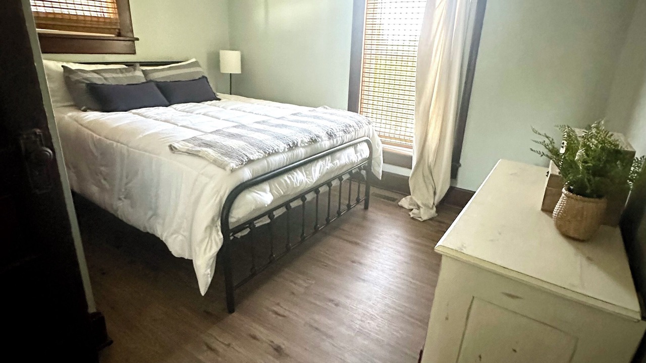 Photo of Bedroom in Smithville