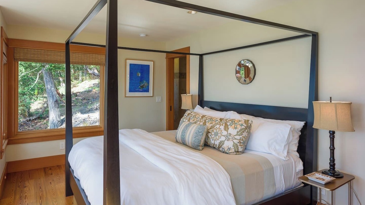 Photo of Bedroom in Orcas