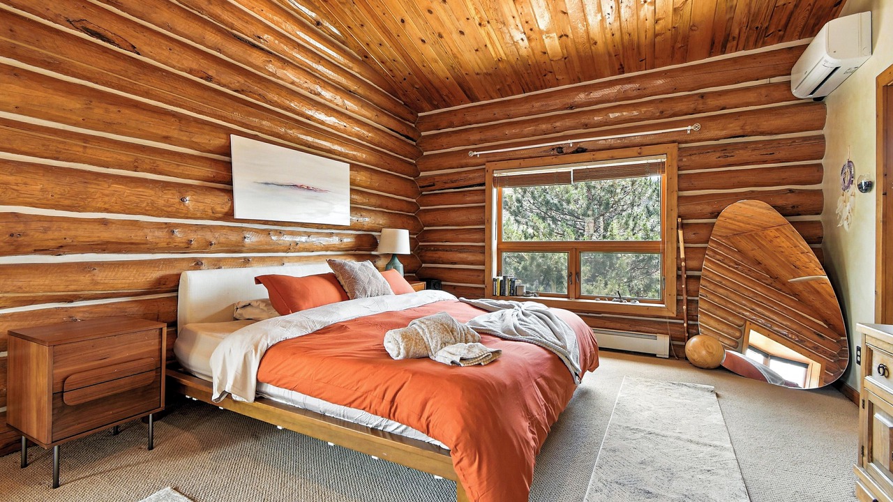 Photo of Bedroom in Lyons