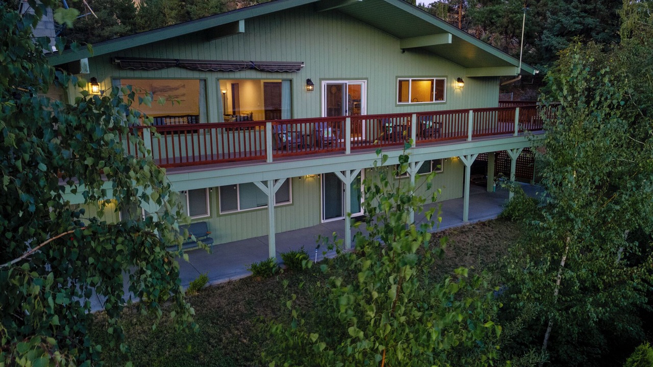 Photo of Patio Balcony in Chelan