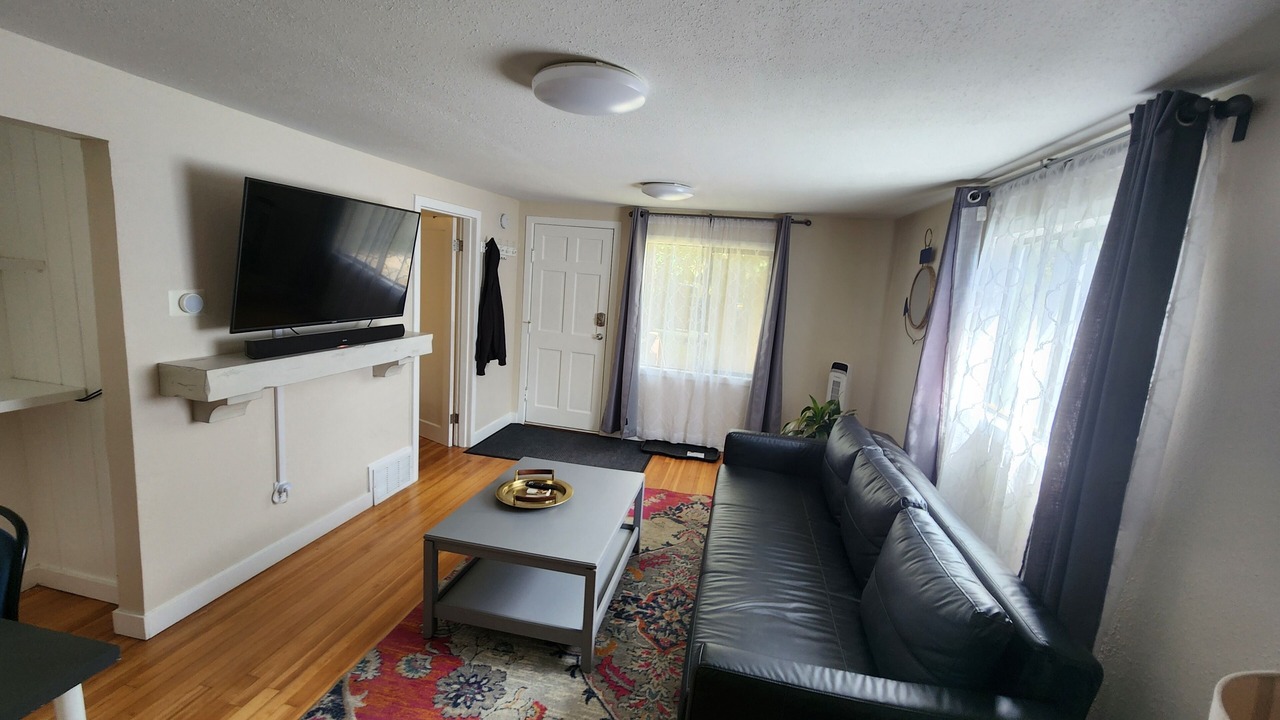 Photo of Livingroom in Licton Springs