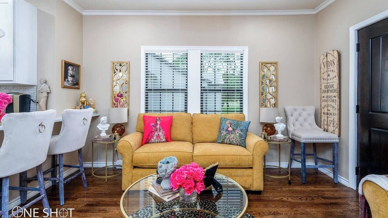 Photo of Livingroom in Over Place Area
