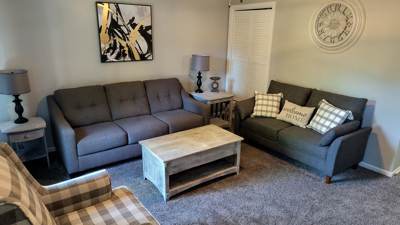 Photo of Livingroom in West Lincoln