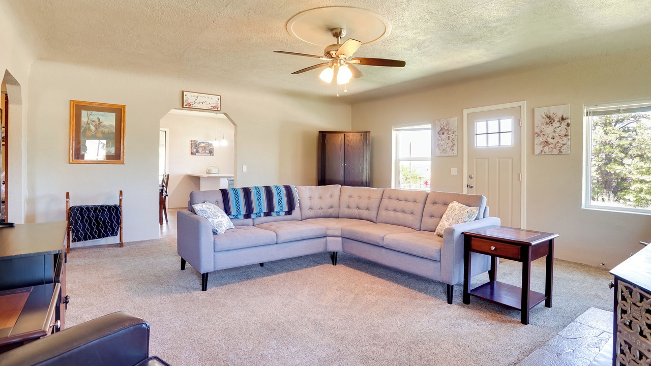Photo of Livingroom in Gem County