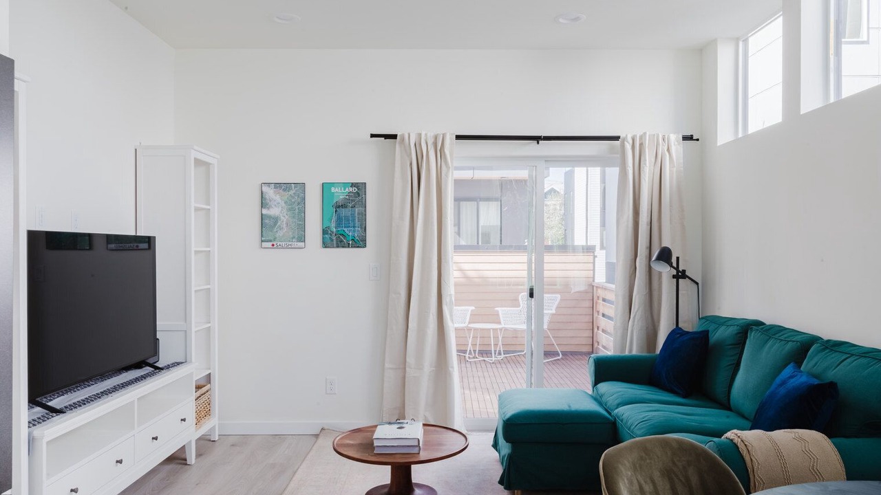 Photo of Livingroom in West Woodland