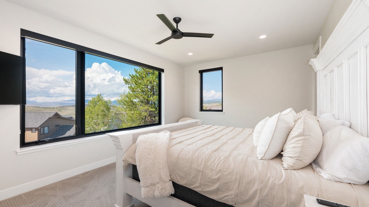 Photo of Bedroom in Silvercreek
