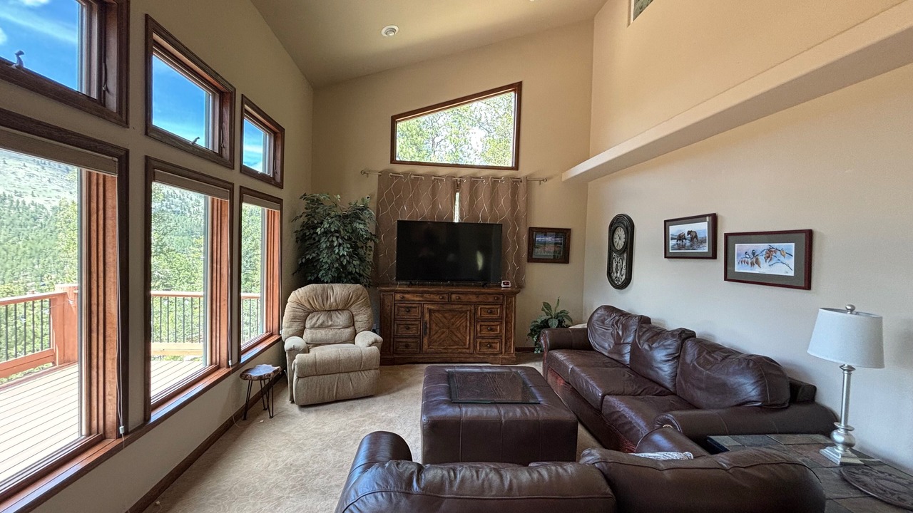 Photo of Livingroom in Evergreen