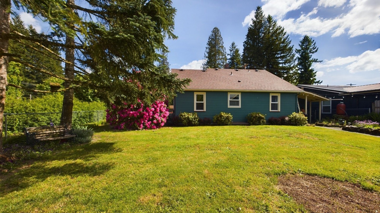 Photo of Others in Packwood