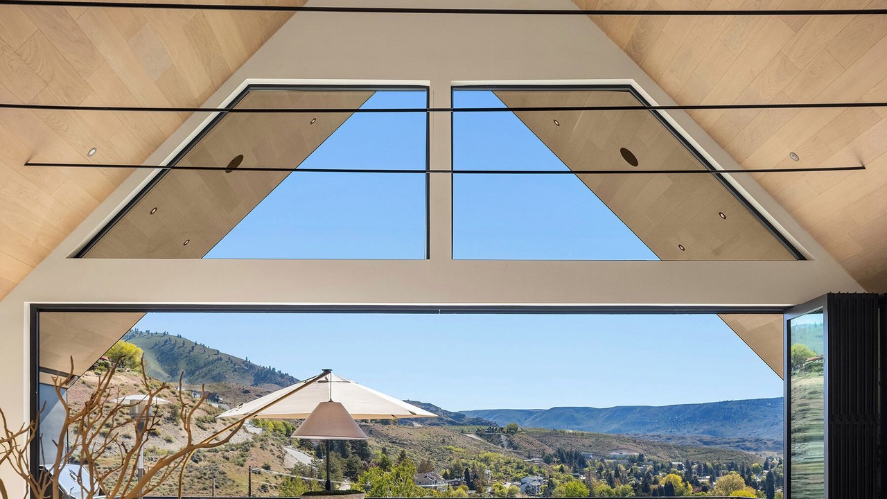 Photo of Livingroom in Chelan