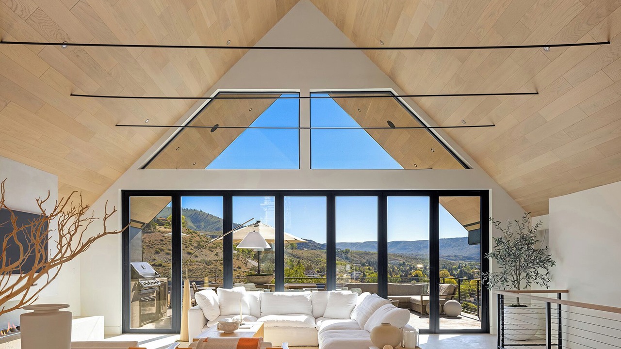 Photo of Livingroom in Chelan