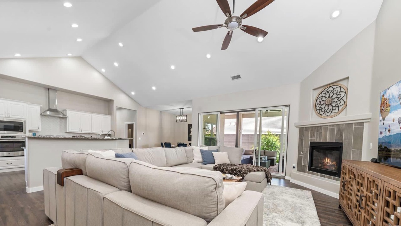 Photo of Livingroom in Taylor Ranch