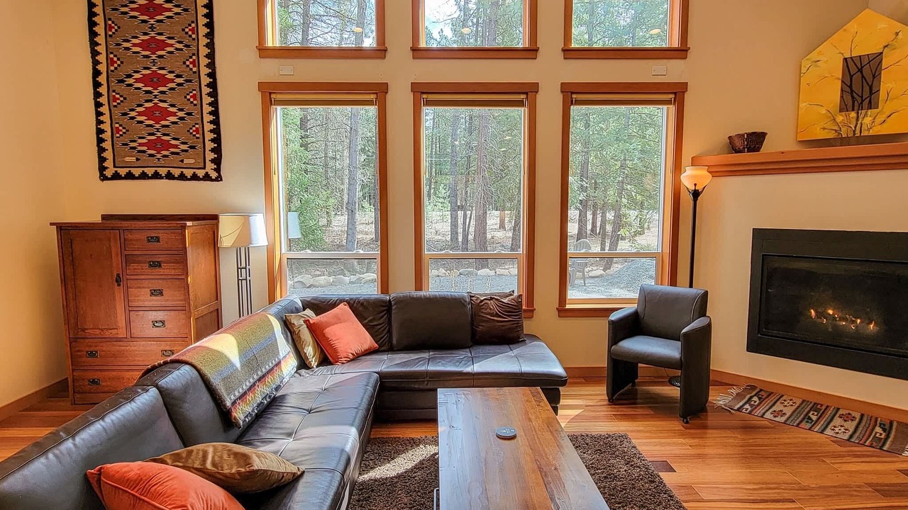 Photo of Livingroom in Mazama