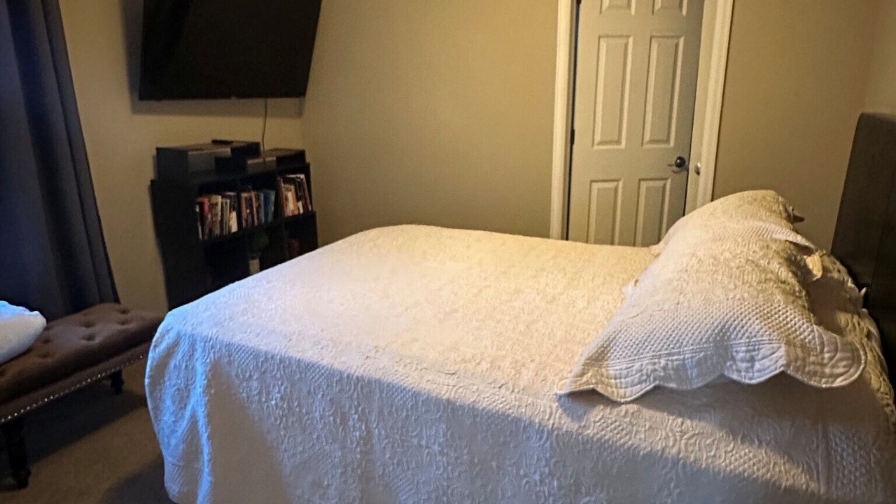Photo of Bedroom in Aurora