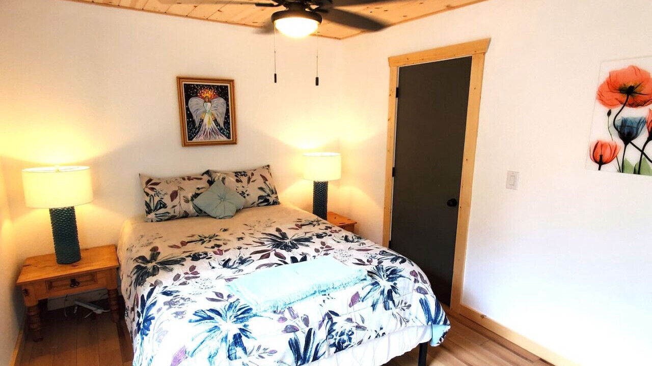 Photo of Bedroom in Sulphur