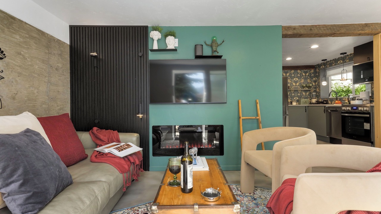 Photo of Livingroom in Carson