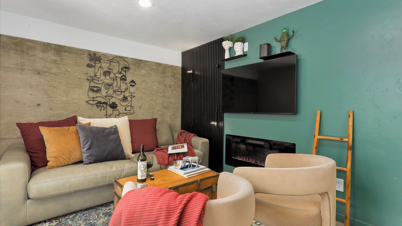 Photo of Livingroom in Carson